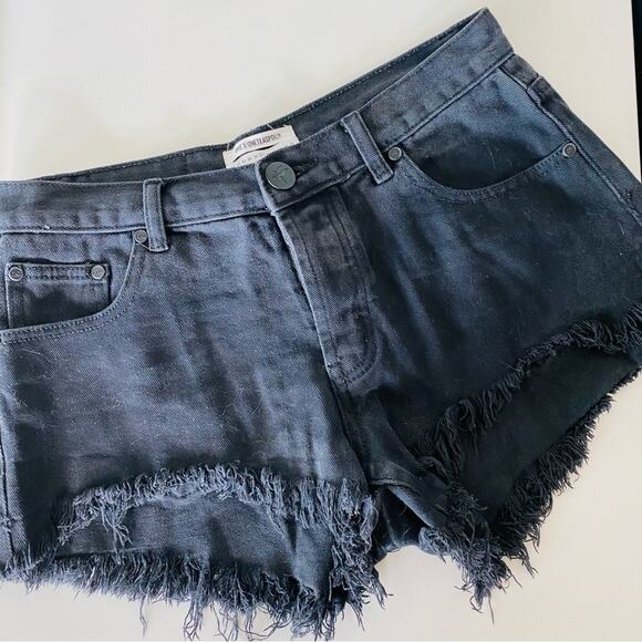 ONE TEASPOON Mid Rise Bandits Distressed Black Wash Raw Denim Cutoffs Short 27 - Picture 1 of 8